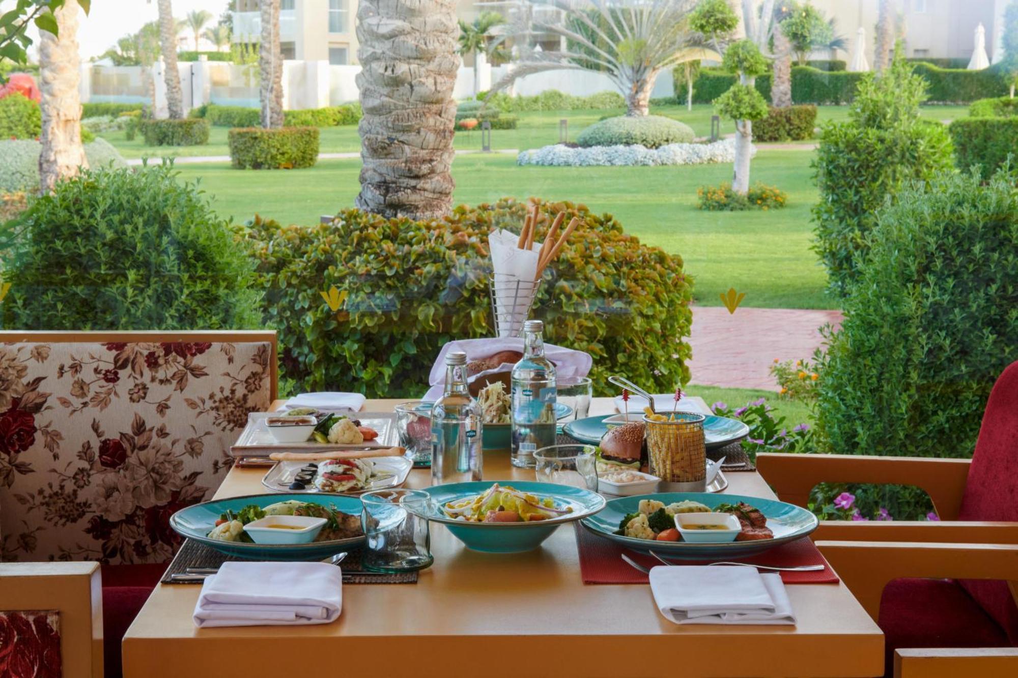 Rixos Premium Seagate - Ultra All Inclusive Sharm el-Sheikh Exterior foto A table set for breakfast